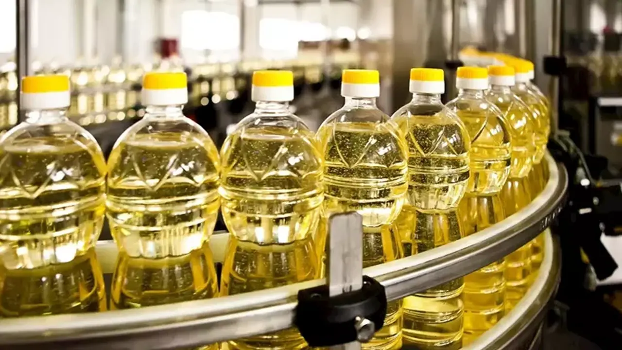 تراجع أسعار الزيت والدقيق والسكر والجبن الأبيض في الأسواق المحلية اليوم